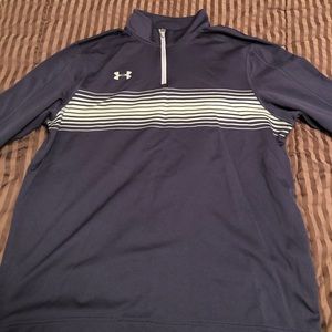 Under armour long sleeve 1/4 zip sz md loose fit.